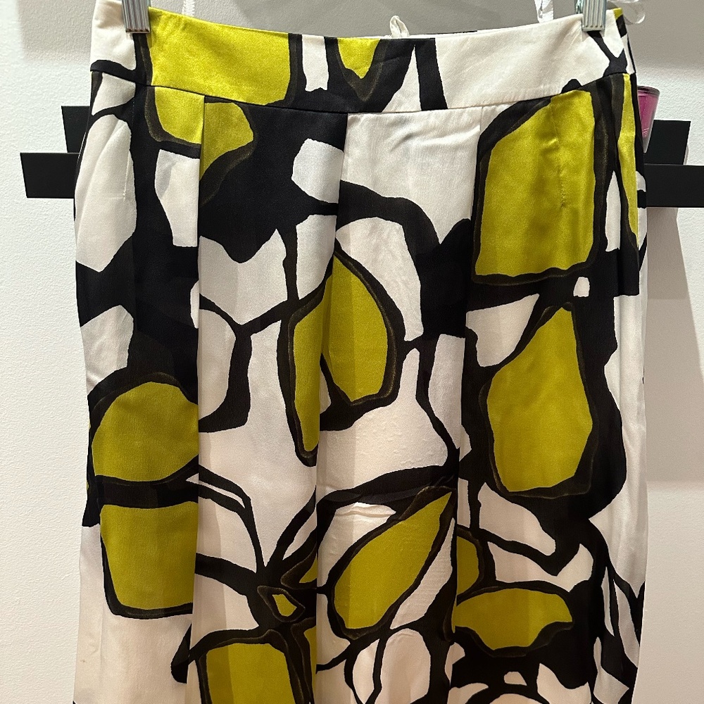 Flower silk skirt by Elegance one of the most ancient French fashion house.
